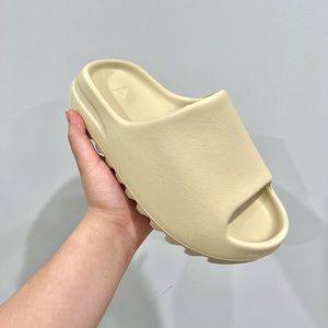 YEEZY Bone Slides SIZE 5 (M) 6.5 (W)